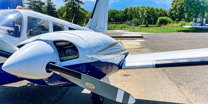 Zaži Tatry z vtáčej perspektívy: Vyhliadkové lety lietadlom PIPER PA-34 SENECA pre 1 až 5 osôb - aj s možnosťou pilotovania!