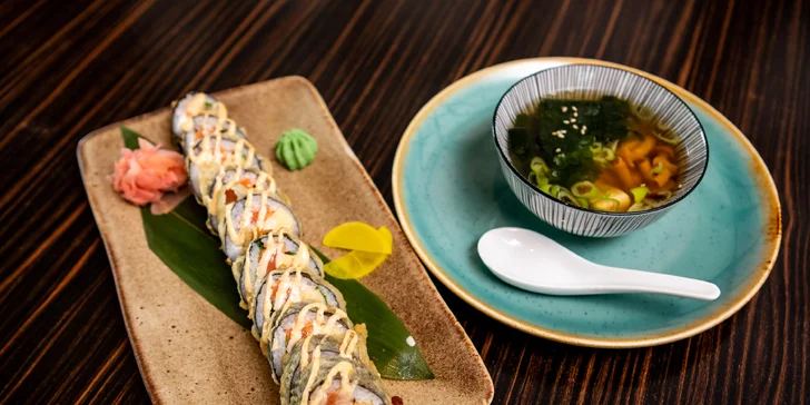 Ázijské menu s miso polievkou, kačicou a sushi alebo celý lahodný sushi set pre 2 osoby