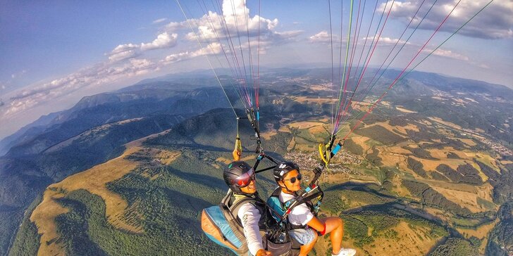 Tandemový paragliding s kvalitným videom a fotografiami v SR, ČR alebo v Alpách