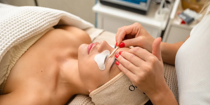 Všetko pre zvodný pohľad: Lash lifting mihalníc alebo laminácia obočia