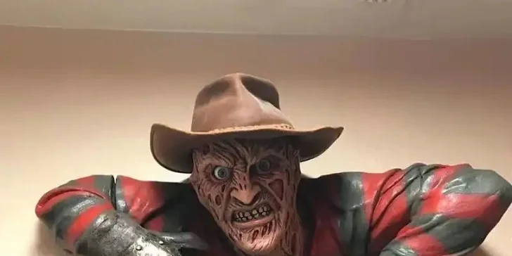 Vstup do Horror izby plnej príšer a zombie nápoj