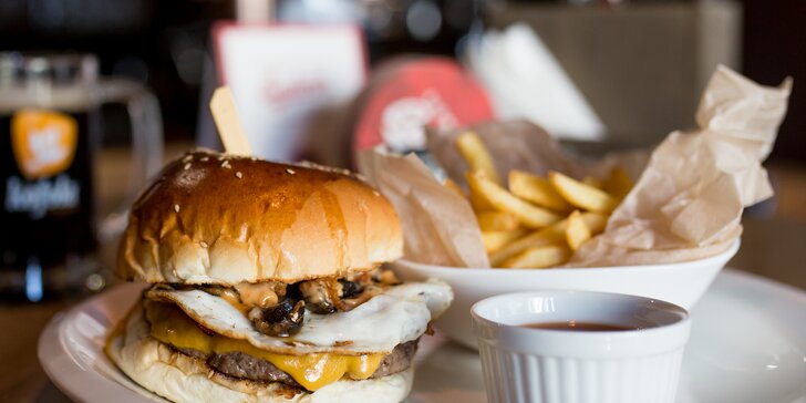 Hovädzí burger s hranolčekmi, omáčkou a nápojom alebo obedové menu podľa vlastného výberu