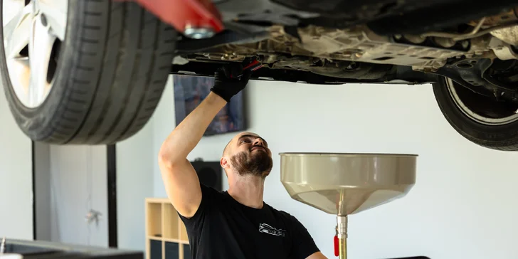Výmena oleja a olejového filtra vrátane materiálu