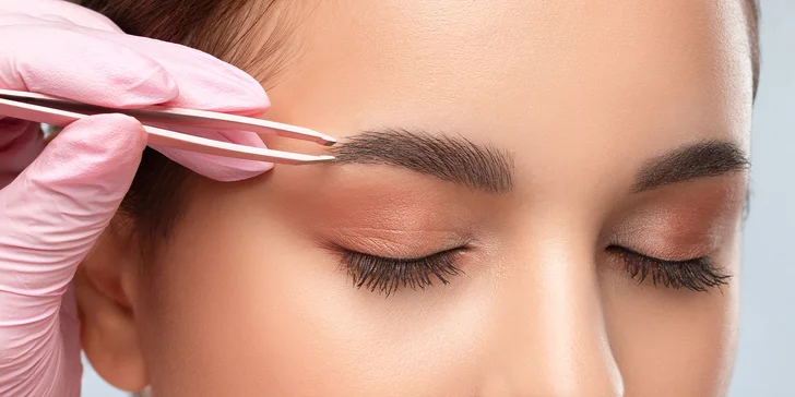 Laminácia obočia a lash lift pre vytočenie a zvýraznenie vašich rias