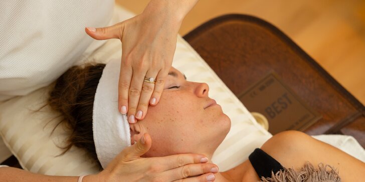 Ajurvédska masáž hlavy, masáž chrbta či chodidiel aj Feisharu - liftingová masáž tváre