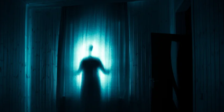 Vstup do Horror izby plnej príšer a zombie nápoj