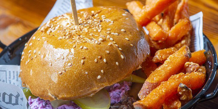 Ochutnajte tradičné kačacie hody alebo burger z kačacieho trhaného mäsa priamo v Tatrách