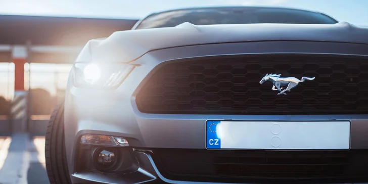 Jazda vo FORD MUSTANG GT 3.7 ako vodič alebo spolujazdec na 15 - 60 minút vrátane pohonných hmôt