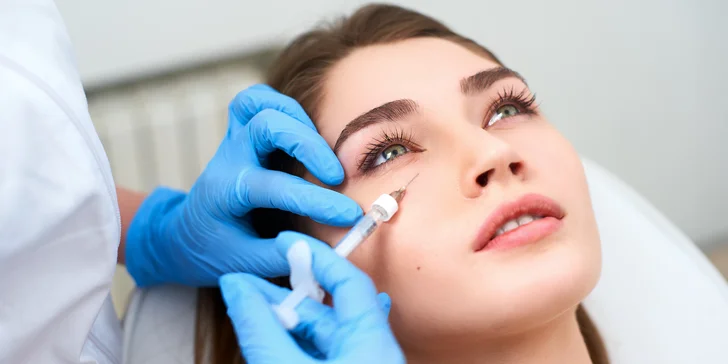 Omladenie očného okolia pomocou injekčnej aplikácie peptidu Lumi Eyes