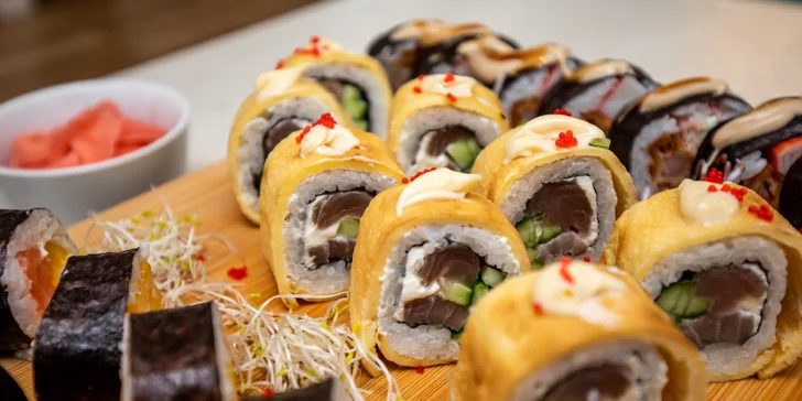 Špeciálny silvestrovský sushi set, 40 kúskov a fľaša sektu