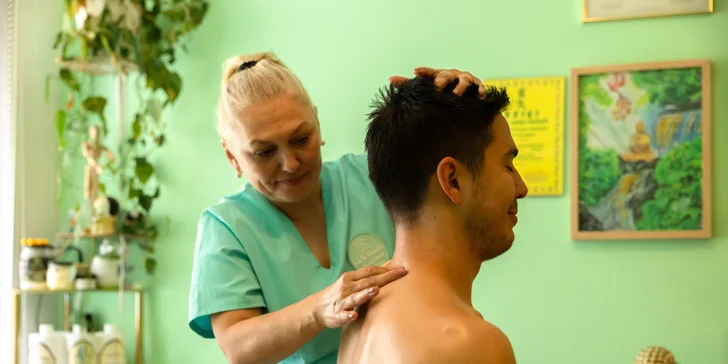 Masáže: relaxačná s bylinkovými olejmi, športová, na odbúranie stresu, liečivá bylinková, klasická či indická ShiroDhara