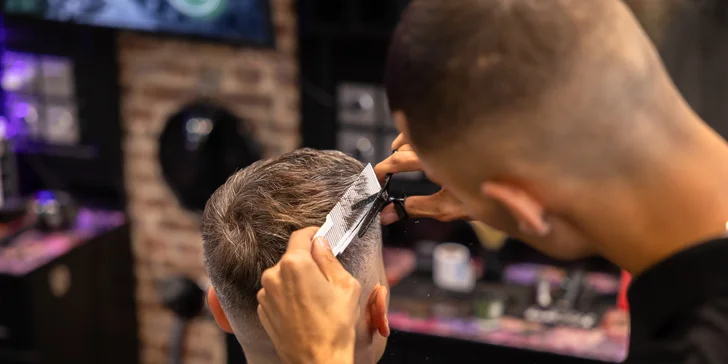 Pánsky strih s kompletným stylingom aj kombo s úpravou brady