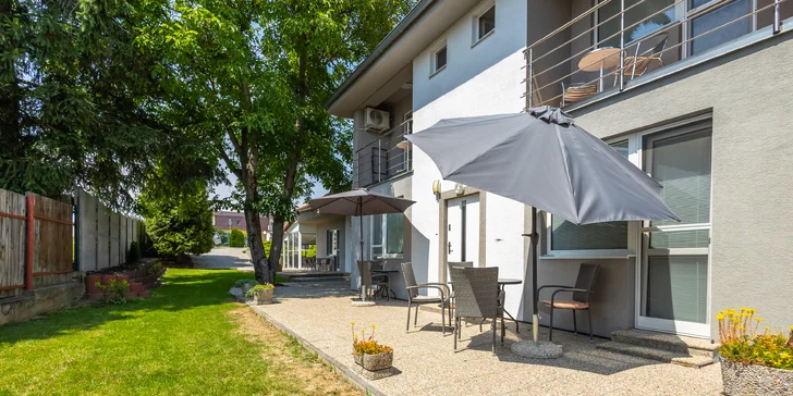 Plne zariadené apartmány neďaleko od Termálneho kúpaliska Podhájska: terasa, záhrada aj vírivka neobmedzene