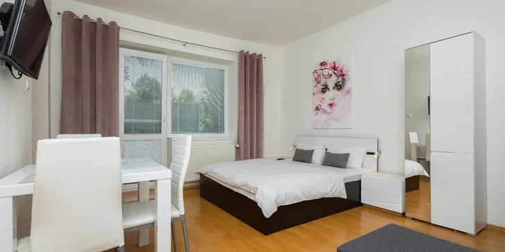 Plne zariadené apartmány neďaleko od Termálneho kúpaliska Podhájska: terasa, záhrada aj vírivka neobmedzene