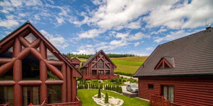 Pobyt s noblesou: luxusné chaty s výhľadom na Belianske Tatry, vlastná sauna a jacuzzi na terase