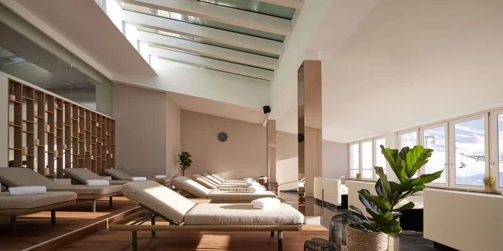 Zimná dovolenka v Tirolsku: hotel pri jednej z najdlhších zjazdoviek v oblasti, wellness a polpenzia