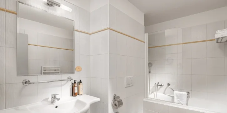 Pobyt v historickom centre Prahy: ubytovanie v 4* hoteli, raňajky aj luxusné pohostenie s fľašou sektu