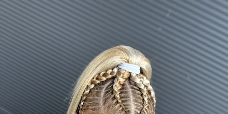 Boxerské copíky, braidy alebo predlžovanie vlasov kanekalonom