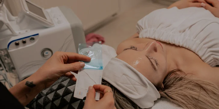 Kolagénové ošetrenie pleti s kolagénovými niťami alebo masáž tváre v Anzu Cosmetics