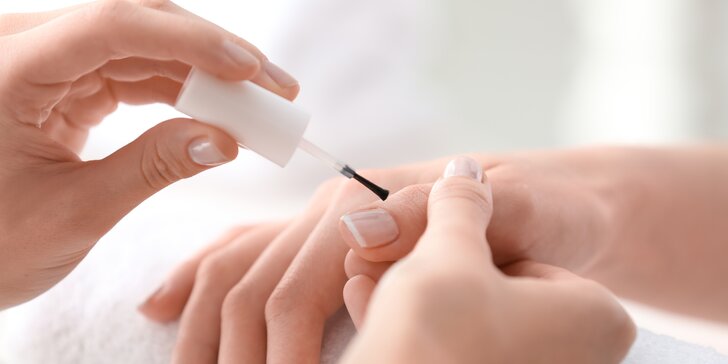 Manikúra, gélové nechty alebo komplexný balíček starostlivosti o pleť, vlasy i nechty