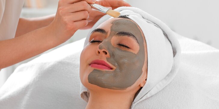 Hĺbkové čistenie pleti, masáž tváre aj mikromasáž očného okolia