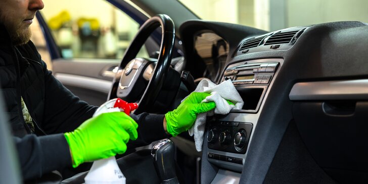 Čistenie a tepovanie auta: Nablýskaný interiér aj exteriér