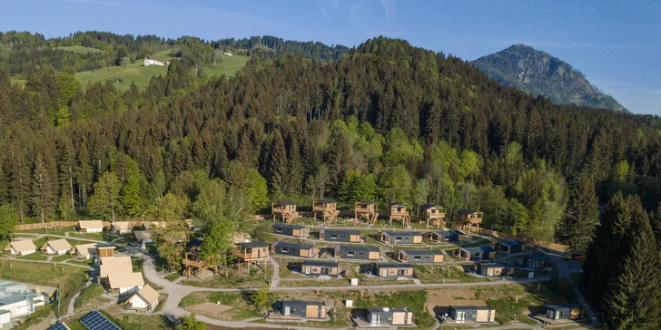 Zimný pobyt v Korutánsku: chata alebo treehouse priamo pri skiareáli, denne vstup do aquaparku