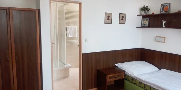 Penzión priamo v centre Luhačovíc: pobyt s raňajkami alebo polpenzia a víno