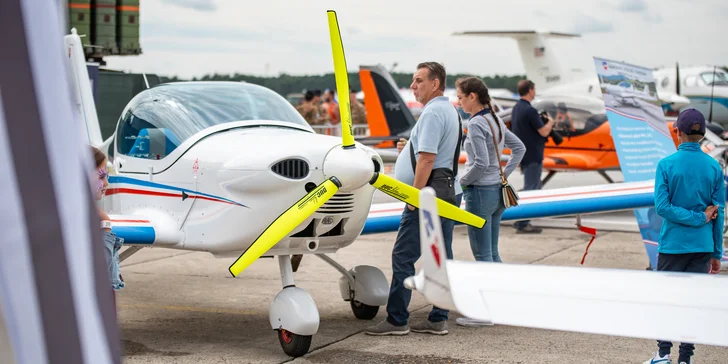 Adrenalín pod hviezdami: Nočný let nad Bratislavou lietadlom VIPER SD4 NIGHT-VFR