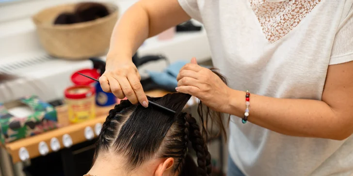 Rýchla zmena imidžu v Braids by Siska: Oslňte vysokým, dlhým copom a zapletanými vlasmi!