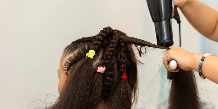Rýchla zmena imidžu v Braids by Siska: Oslňte vysokým, dlhým copom a zapletanými vlasmi!