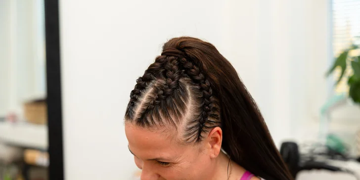 Rýchla zmena imidžu v Braids by Siska: Oslňte vysokým, dlhým copom a zapletanými vlasmi!