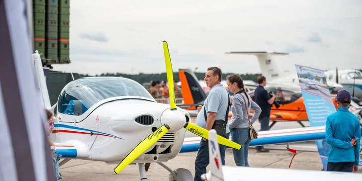 Let ponad hrady a zámky, nočný let či let do Salzburgu novým lietadlom WT9 DYNAMIC LSA alebo VIPER SD4 NIGHT-VFR aj s možnosťou pilotovania