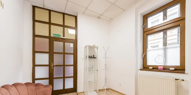 Estetické procedúry v Jolli salóne: BB Glow permanentný make up alebo aplikácia intenzívneho séra pomocou Vital Injectora