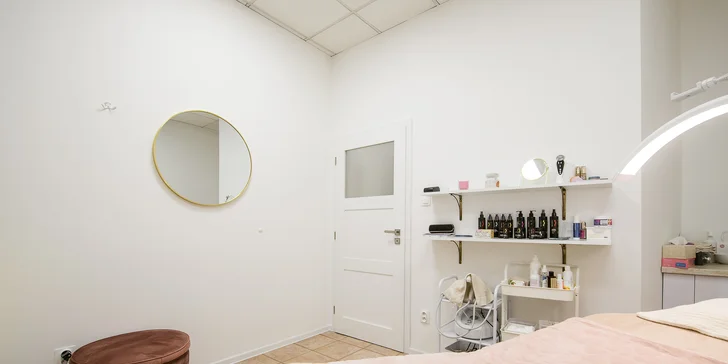 Estetické procedúry v Jolli salóne: BB Glow permanentný make up alebo aplikácia intenzívneho séra pomocou Vital Injectora