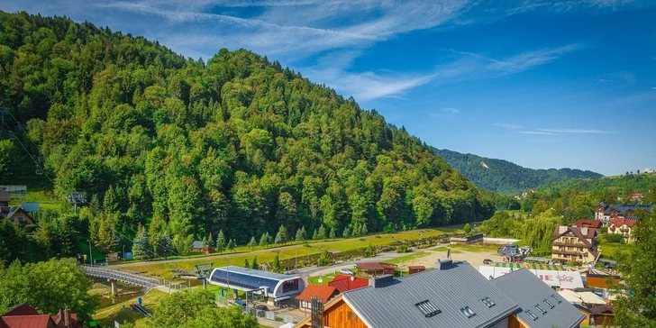 Dovolenkujte v centre diania: vila pri dolnej stanici lanovky v kúpeľnej Szczawnici s množstvom aktivít v okolí