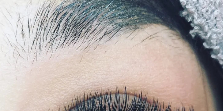 Predĺženie či lash lift mihalníc aj s lamináciou obočia