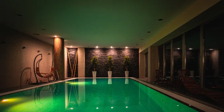 Wellness a zážitková večera v panoramatickom Pancha Skybare na 10. poschodí hotela Holiday Inn Žilina