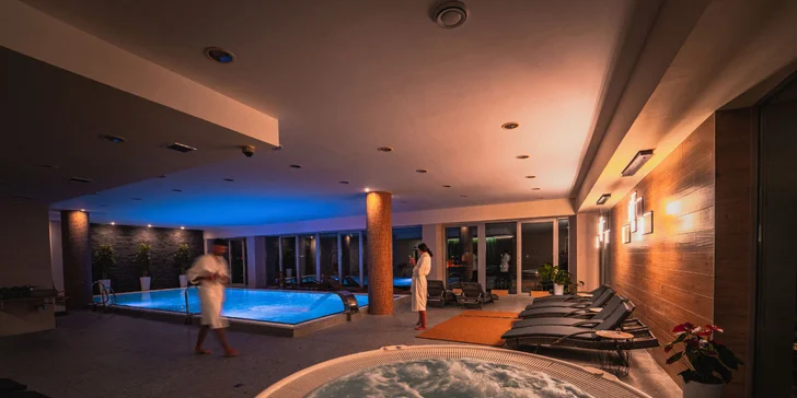 Wellness a zážitková večera v panoramatickom Pancha Skybare na 10. poschodí hotela Holiday Inn Žilina