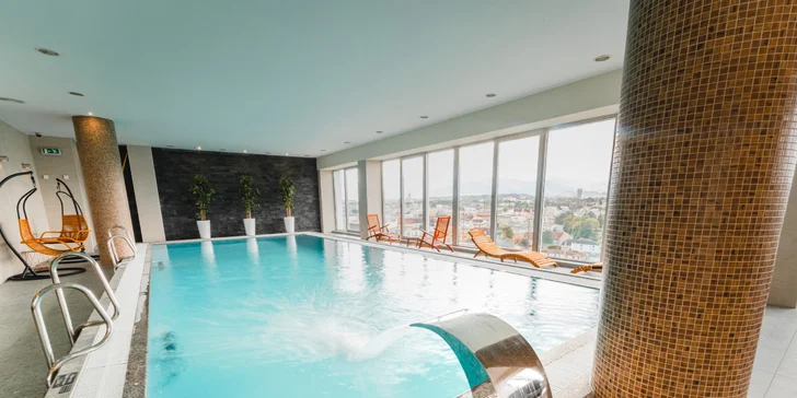Wellness a zážitková večera v panoramatickom Pancha Skybare na 10. poschodí hotela Holiday Inn Žilina
