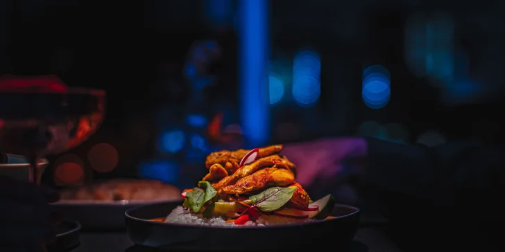 Wellness a zážitková večera v panoramatickom Pancha Skybare na 10. poschodí hotela Holiday Inn Žilina