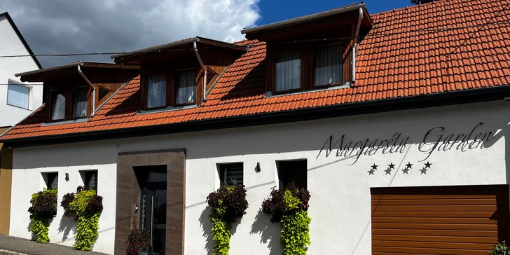 Romantický Eger s privátnym wellness v pet friendly hoteli: luxusné raňajky aj fľaša vína