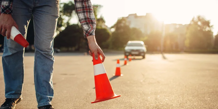 Kondičná jazda alebo kurz na získanie vodičského preukazu na auto i motorku + Škola šmyku v cene kurzu