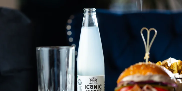 Burger menu z hovädzieho alebo pštrosieho mäsa s hodinou biliardu