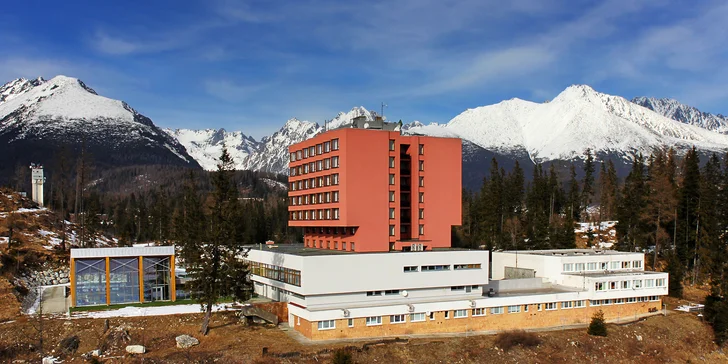 Obľúbený rodinný wellness hotel na Štrbskom Plese: polpenzia, zľavy aj bezbariérový apartmán