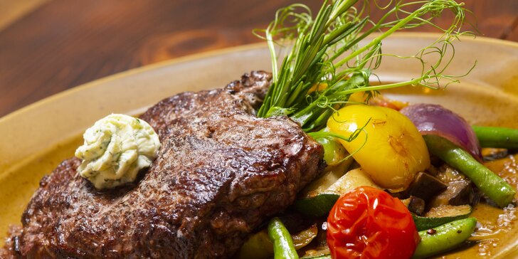 Pirohy, richtársky tanier alebo hovädzí rump steak v pravej Slovenskej reštaurácii Stodola