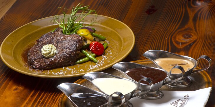 Pirohy, richtársky tanier alebo hovädzí rump steak v pravej Slovenskej reštaurácii Stodola