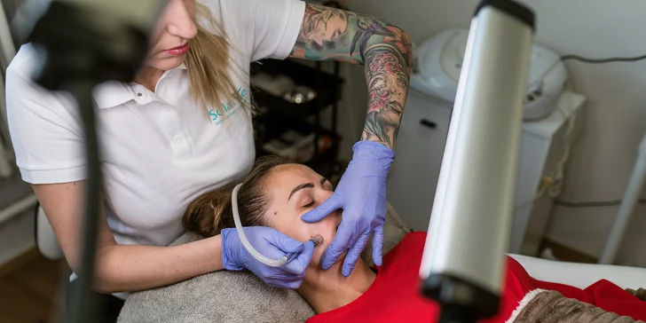 Kompletné ošetrenie pleti s masážou tváre, luxusné ošetrenie s mikrodermabráziou alebo lash lift s lamináciou obočia