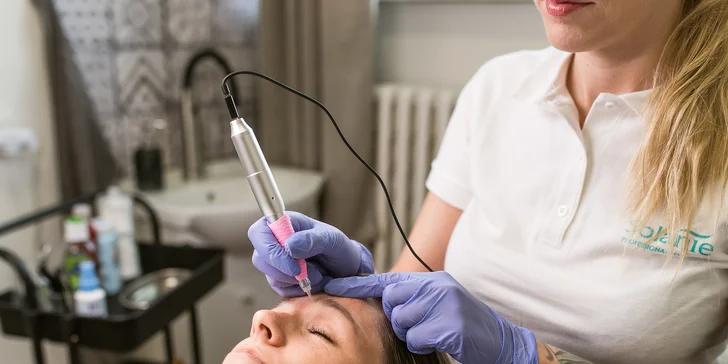 Kompletné ošetrenie pleti s masážou tváre, luxusné ošetrenie s mikrodermabráziou alebo lash lift s lamináciou obočia