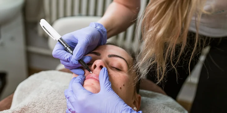 Kompletné ošetrenie pleti s masážou tváre, luxusné ošetrenie s mikrodermabráziou alebo lash lift s lamináciou obočia